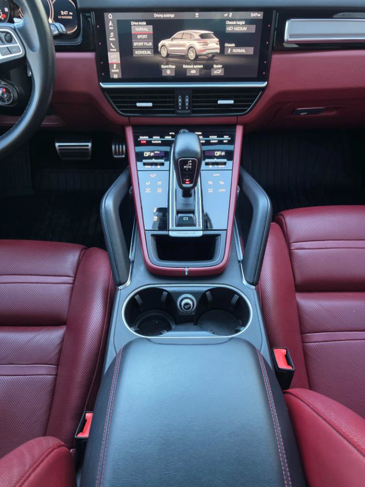 Used 2019 Porsche Cayenne Turbo AWD/4WD image 16
