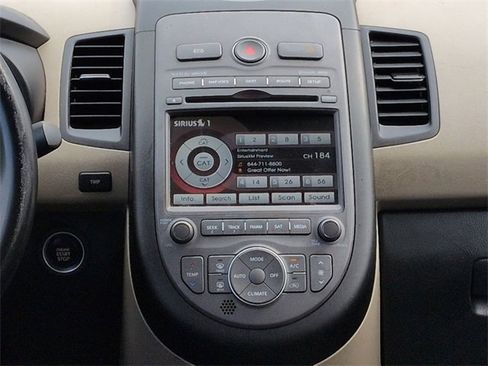 Used 2013 Kia Soul ! w/ Premium Pkg image 18