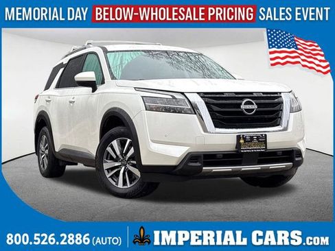 Used 2024 Nissan Pathfinder SL AWD/4WD image 1