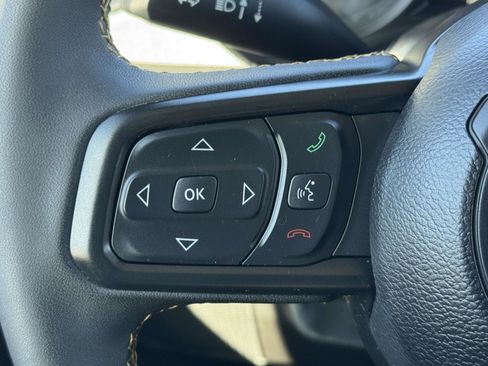 Used 2024 Jeep Wrangler Unlimited image 17
