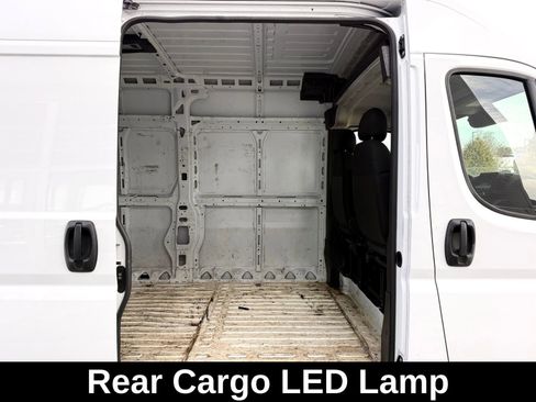 Used 2024 RAM ProMaster 2500 w/ Convenience Group image 24