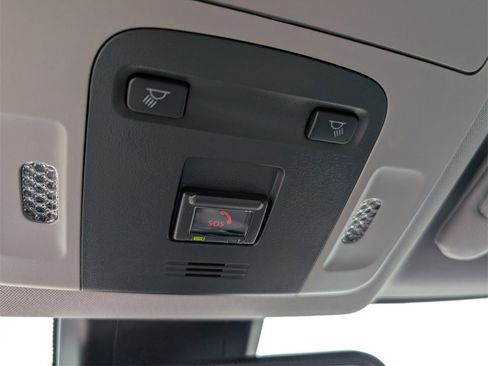 Used 2023 Toyota Camry SE w/ Convenience Package image 12