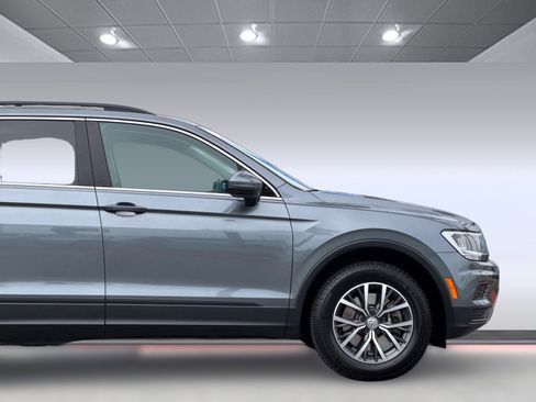 Used 2019 Volkswagen Tiguan SE FWD image 35