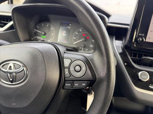 Used 2023 Toyota Corolla LE image 11