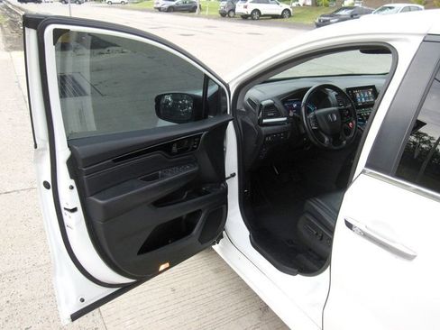 Used 2022 Honda Odyssey Touring image 16