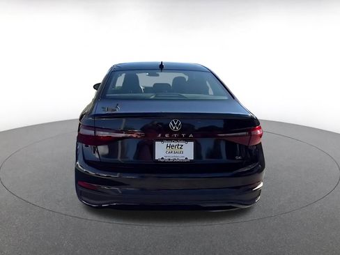 Used 2025 Volkswagen Jetta SE image 12