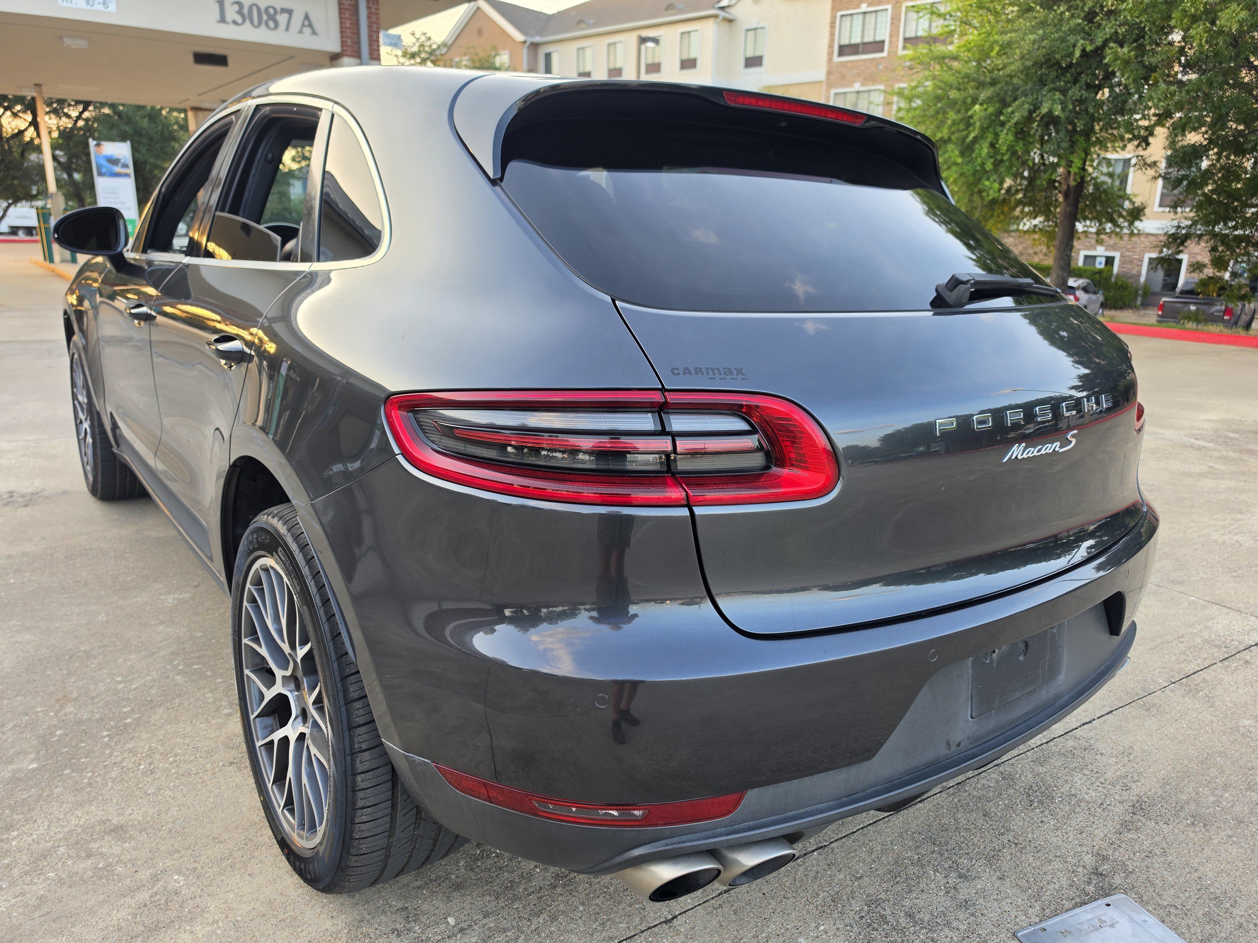 Used 2017 Porsche Macan S AWD/4WD image 5