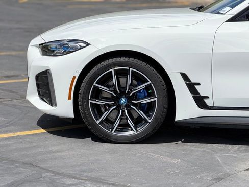 Certified 2022 BMW i4 M50 image 8