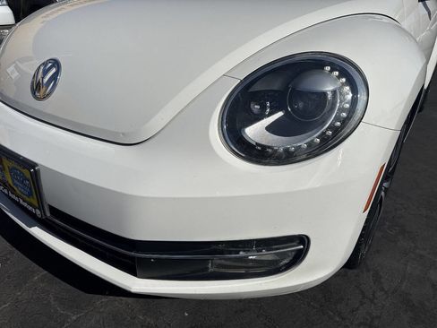 Used 2012 Volkswagen Beetle 2.0T w/ Lamp & Wheel Pkg FWD image 32