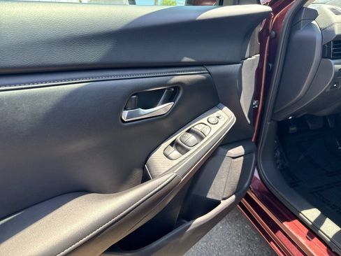 Used 2024 Nissan Sentra SV FWD image 10