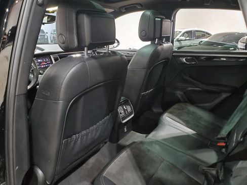 Used 2018 Porsche Macan image 26