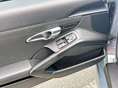 Used 2017 Porsche 718 Cayman S RWD image 27