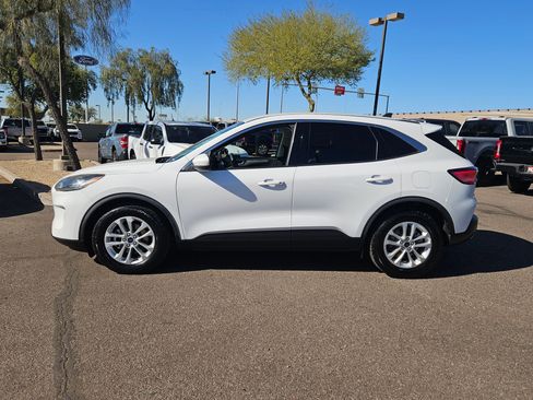 Used 2021 Ford Escape SE image 9