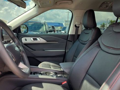 Certified 2026 Ford Explorer Active RWD image 23