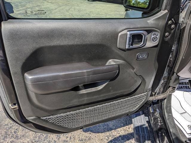 Used 2019 Jeep Wrangler Unlimited Rubicon AWD/4WD image 11