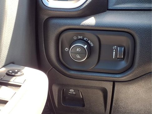 Used 2021 RAM 1500 Big Horn RWD image 14
