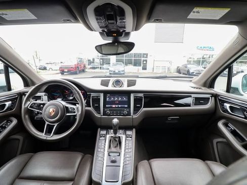 Used 2018 Porsche Macan AWD/4WD image 47