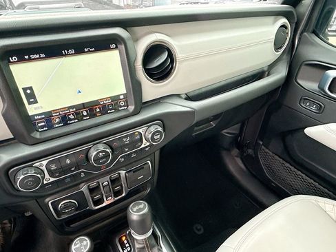 Used 2021 Jeep Wrangler Unlimited Sahara image 24