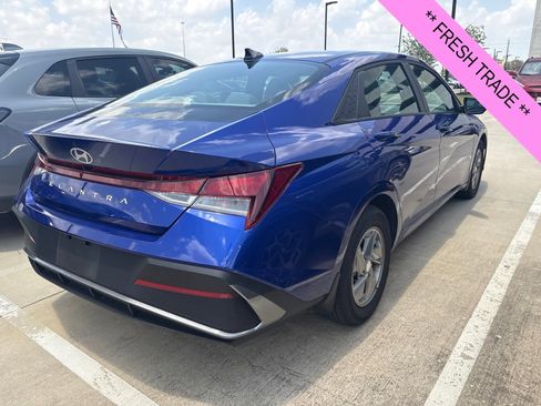 Certified 2025 Hyundai Elantra SE FWD image 5