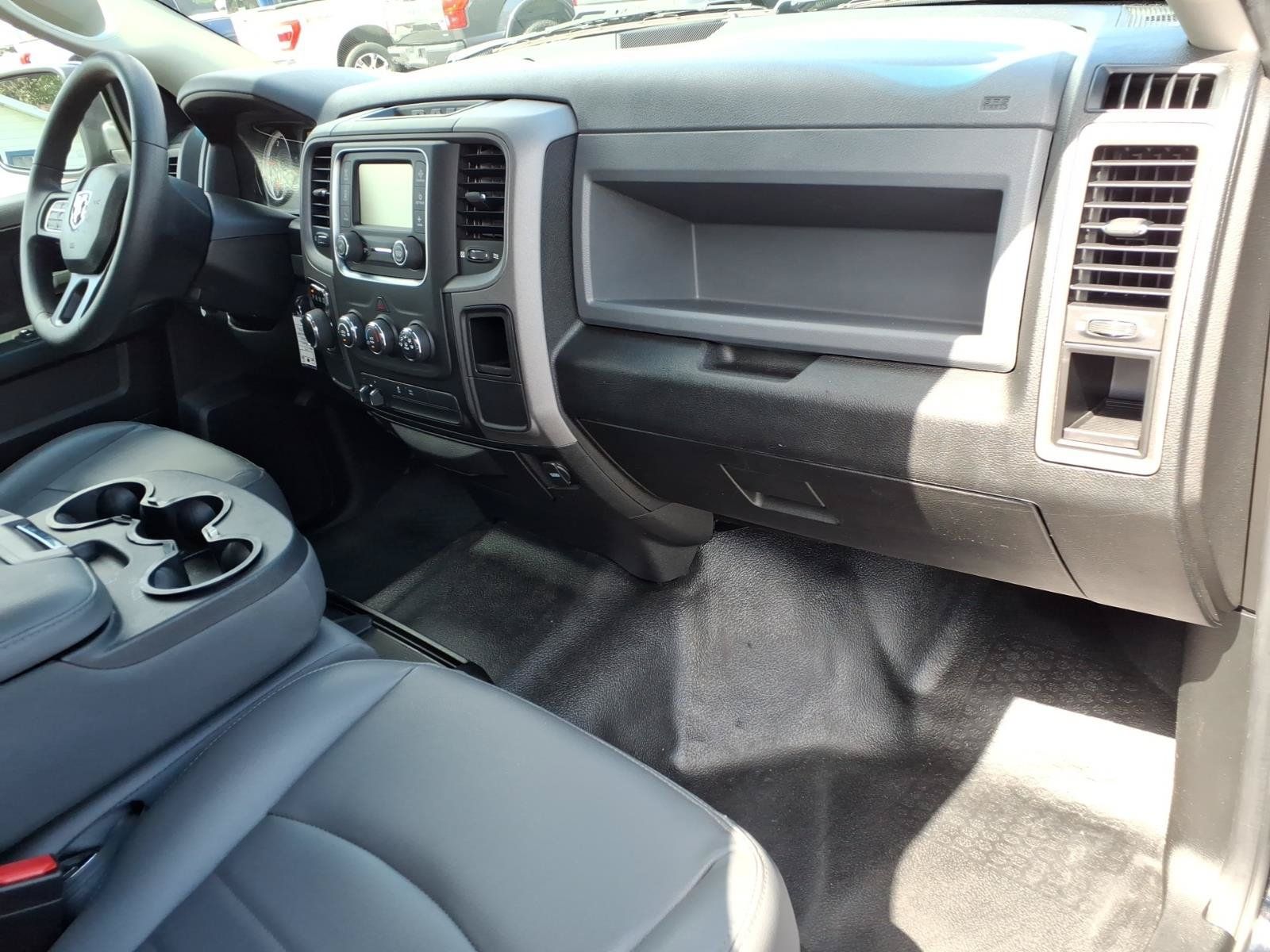 Used 2019 RAM 1500 Tradesman w/ Chrome Appearance Group RWD image 8