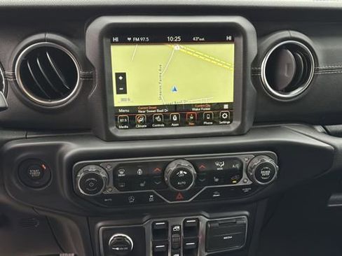 Used 2023 Jeep Gladiator Overland w/ Popular Equipment Package image 21