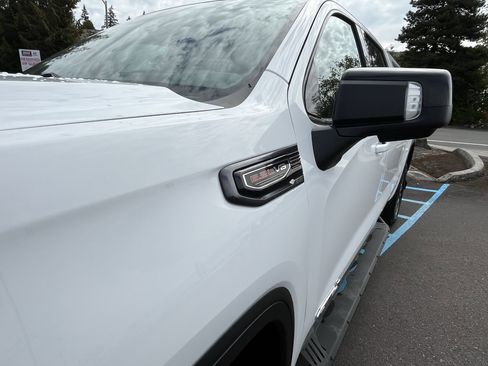 Used 2023 GMC Sierra 1500 AT4 w/ Technology Package image 10