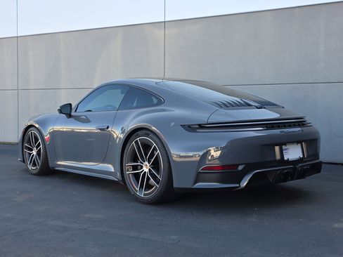 Certified 2025 Porsche 911 Carrera GTS image 3