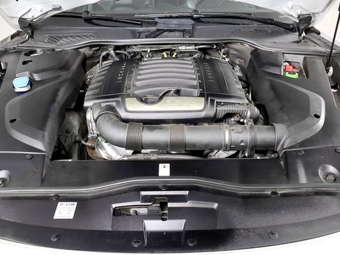 Used 2017 Porsche Cayenne Platinum Edition w/ Premium Package Plus (PJX) image 68