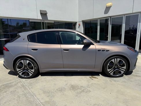 Certified 2025 Maserati Grecale Folgore AWD/4WD image 2