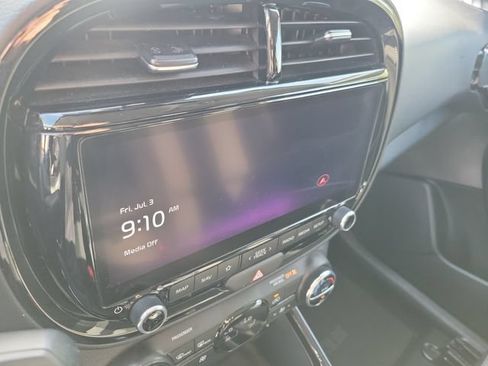 Used 2024 Kia Soul EX FWD image 29