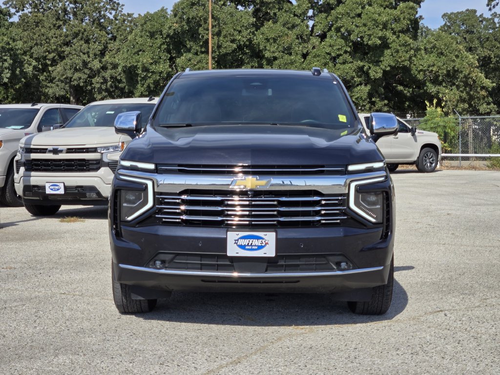 Used 2025 Chevrolet Suburban Premier RWD image 2