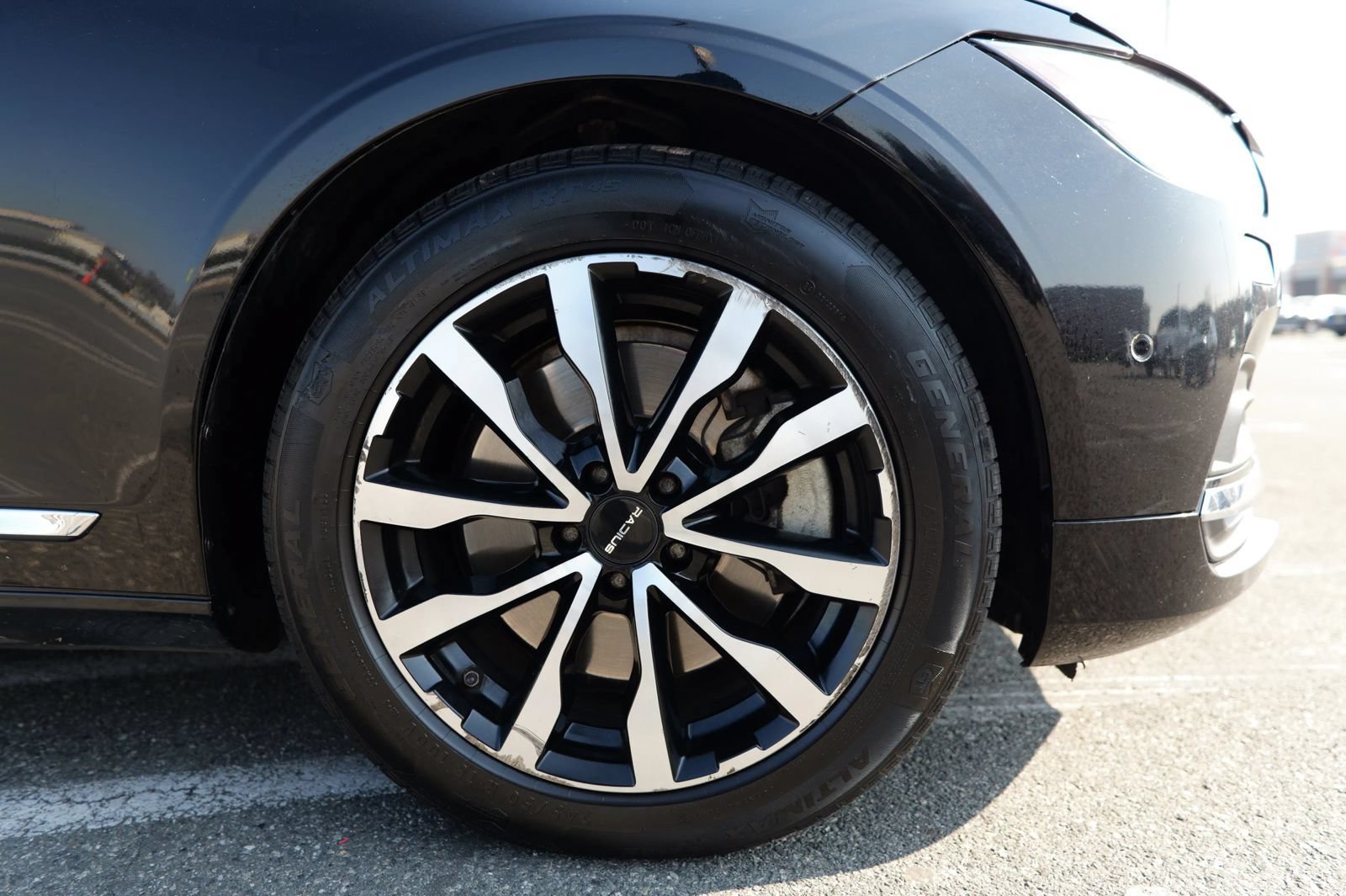 Used 2023 Volvo S90 B6 Plus AWD/4WD image 11