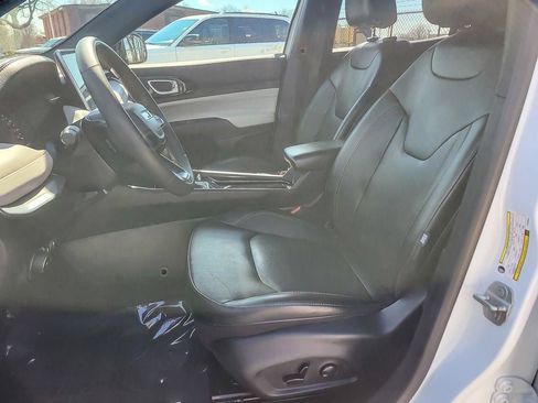Certified 2023 Jeep Compass Limited AWD/4WD image 10