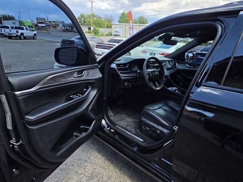 Used 2022 Jeep Grand Cherokee Overland AWD/4WD image 7