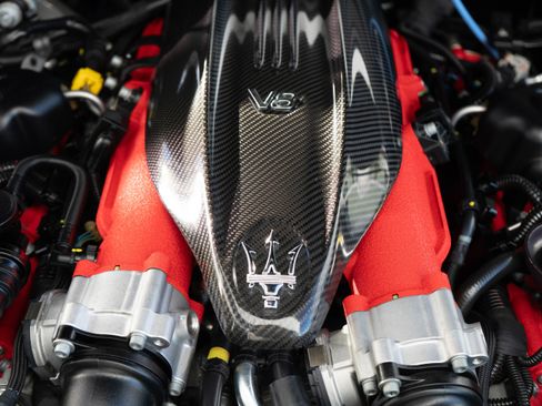 Used 2022 Maserati Ghibli Trofeo image 36