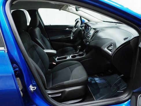 Used 2016 Chevrolet Cruze LT w/ Convenience Package image 11