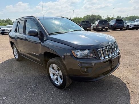 Used 2014 Jeep Compass Latitude AWD/4WD image 8