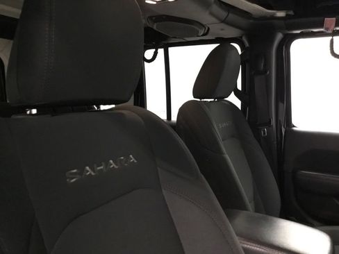 Used 2019 Jeep Wrangler Unlimited Sahara AWD/4WD image 21