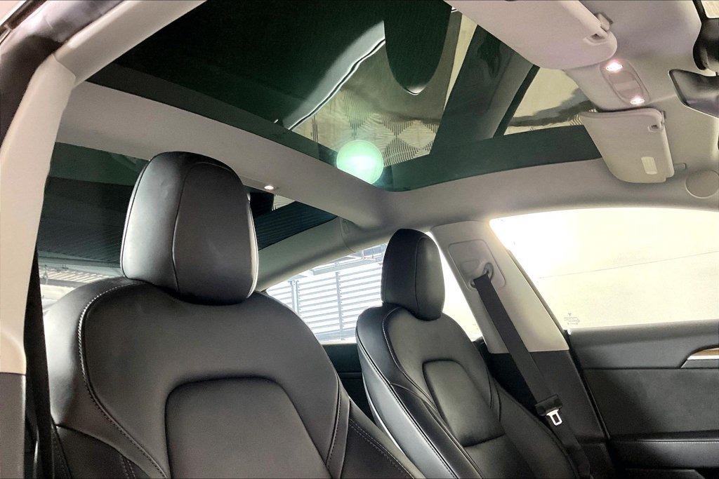 Used 2022 Tesla Model 3 Long Range AWD/4WD image 29
