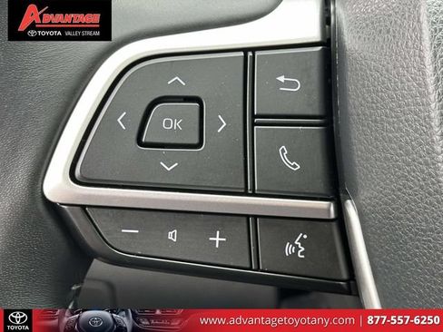Used 2023 Toyota Highlander XLE AWD/4WD image 27