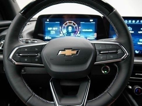 New 2026 Chevrolet Traverse LT w/ Enhanced Driving Package FWD image 32