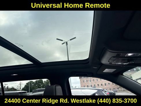 Used 2022 GMC Yukon XL SLT w/ SLT Premium Package AWD/4WD image 16