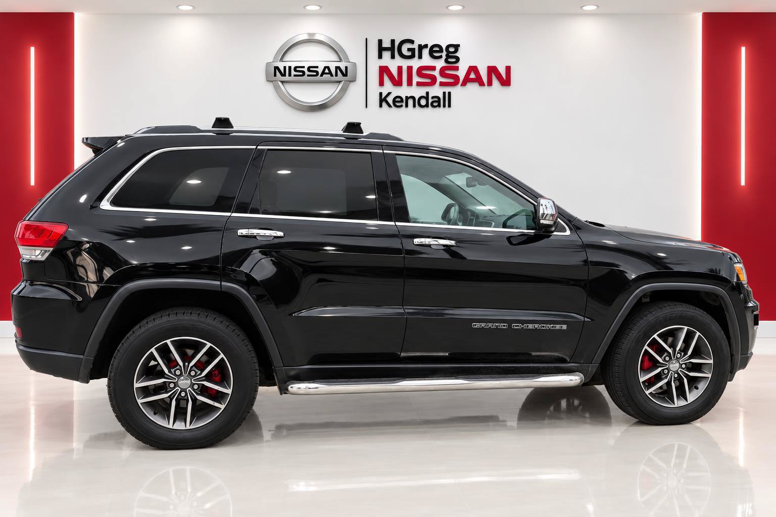Used 2018 Jeep Grand Cherokee Limited AWD/4WD image 5