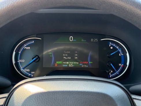 Used 2025 Toyota RAV4 XLE AWD/4WD image 29