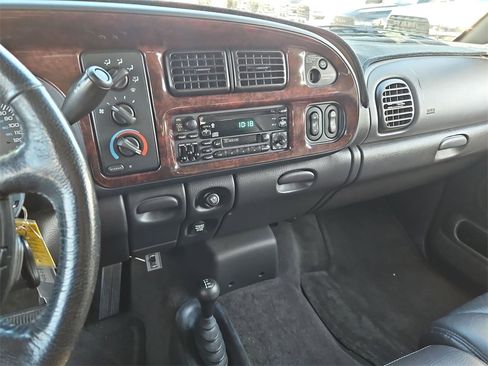 Used 2000 Dodge Ram 2500 Truck SLT image 19