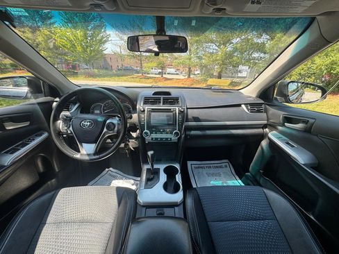 Used 2014 Toyota Camry SE FWD image 7