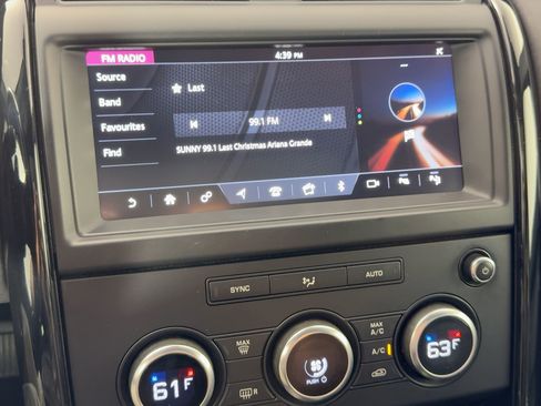 Used 2019 Land Rover Discovery SE image 22