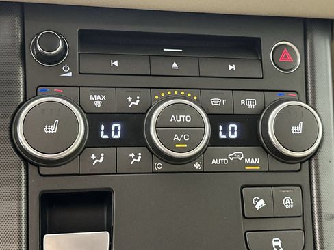 Used 2019 Land Rover Range Rover Evoque SE AWD/4WD image 19