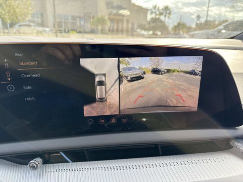 New 2026 Cadillac Optiq Luxury 2 image 27