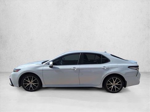 Used 2024 Toyota Camry SE w/ Convenience Package FWD image 8
